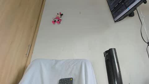 Snapshot of diiana_evil chatting on 10/21/25, 06:30 diiana_evil online show from 10/21/25, 06:30