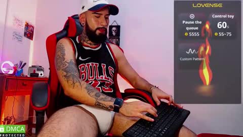 Snapshot of diilanhot chatting on 02/11/26, 01:32 Dylan online show from 02/11/26, 01:32