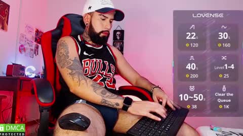 Snapshot of diilanhot chatting on 04/05/26, 09:45 Dylan online show from 04/05/26, 09:45