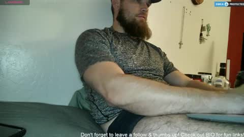 Snapshot of dikdowndaddy chatting on 04/05/26, 02:31 Daddy online show from 04/05/26, 02:31