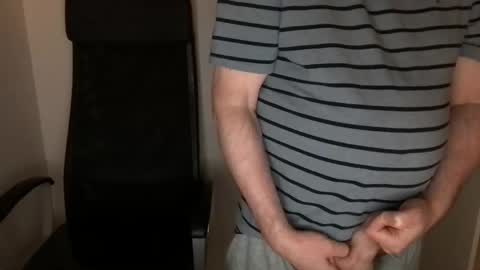 Snapshot of diki3333333333 chatting on 10/23/25, 06:45 Nick online show from 10/23/25, 06:45