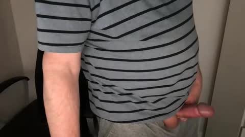 Snapshot of diki3333333333 chatting on 04/19/26, 01:49 Nick online show from 04/19/26, 01:49