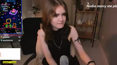 Snapshot of dilara_xbaby chatting on 09/27/25, 02:33 Dilara online show from 09/27/25, 02:33