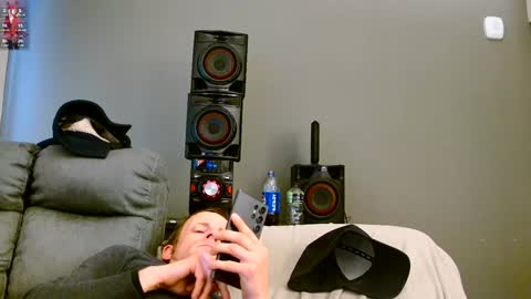 Dilldough405 online show from 01/01/25, 08:15