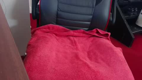 Snapshot of dimax75000 chatting on 01/20/25, 01:32 dimax75000 online show from 01/20/25, 01:32