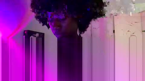 Snapshot of dimedoll33 chatting on 11/03/25, 02:46 black american princess online show from 11/03/25, 02:46