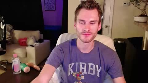 Snapshot of dimitri_4793 chatting on 02/04/25, 04:59 Meechii online show from 02/04/25, 04:59