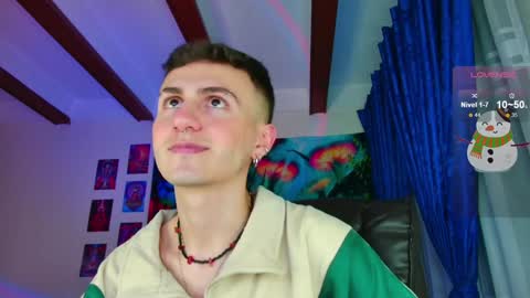 Julian Independent Model online show from 12/17/24, 01:07