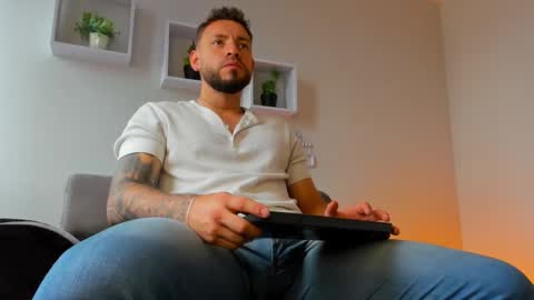 Snapshot of dimitri_master chatting on 10/06/25, 08:17 Angel Dimitri online show from 10/06/25, 08:17