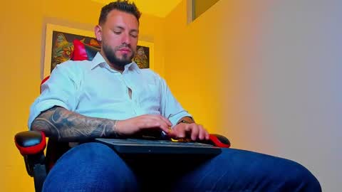 Snapshot of dimitri_master chatting on 10/07/25, 10:18 Angel Dimitri online show from 10/07/25, 10:18