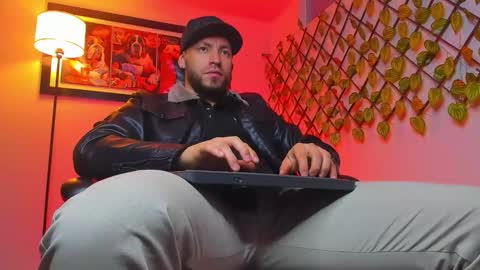 Snapshot of dimitri_master chatting on 11/30/25, 10:03 Angel Dimitri online show from 11/30/25, 10:03