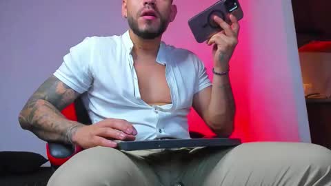 Snapshot of dimitri_master chatting on 12/21/25, 04:41 Angel Dimitri online show from 12/21/25, 04:41