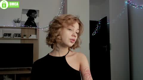 Snapshot of din_star chatting on 12/23/24, 08:22 Dina online show from 12/23/24, 08:22