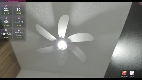 Snapshot of dina_ellis11 chatting on 04/27/26, 07:28 online show from 04/27/26, 07:28