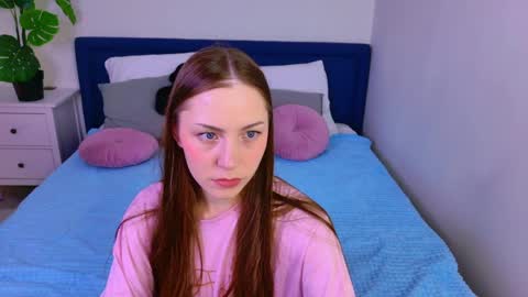 Snapshot of dina_peach chatting on 03/26/26, 05:35 Dina online show from 03/26/26, 05:35