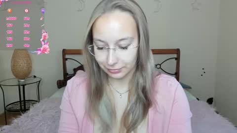 Snapshot of dina_sunshine chatting on 10/17/25, 03:10 Dina online show from 10/17/25, 03:10