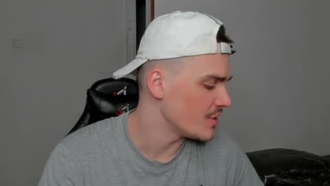 Snapshot of dinabite chatting on 04/09/26, 07:52 Hot DIN online show from 04/09/26, 07:52