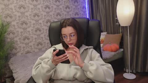 dinacandy online show from 12/11/24, 02:22