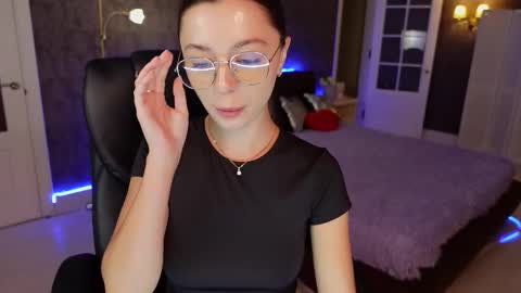 dinacandy online show from 09/30/25, 10:31