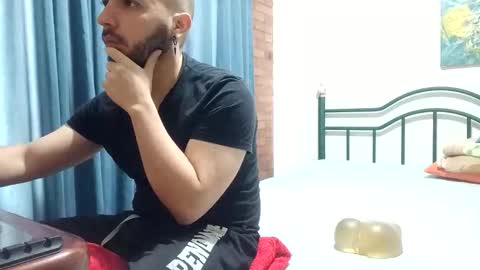 Snapshot of dinchtcams chatting on 05/23/26, 04:44 Dincht online show from 05/23/26, 04:44
