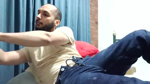 Snapshot of dinchtcams chatting on 06/19/26, 06:07 Dincht online show from 06/19/26, 06:07