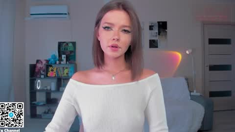 Snapshot of dindin_ chatting on 04/10/26, 11:15 Jessie online show from 04/10/26, 11:15