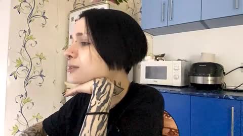 Cate online show from 10/17/25, 08:11