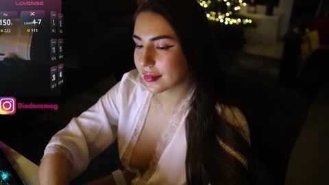 Snapshot of diodoramag chatting on 12/14/25, 05:40 Diodora Magenta online show from 12/14/25, 05:40