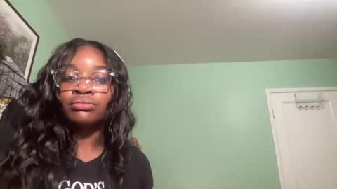 Snapshot of diordixie chatting on 09/27/25, 04:28 DDoubleTrouble online show from 09/27/25, 04:28