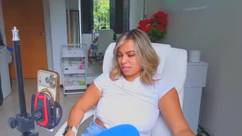 Snapshot of diosadeluniverso_ chatting on 04/10/26, 06:23 diosadeluniverso_ online show from 04/10/26, 06:23