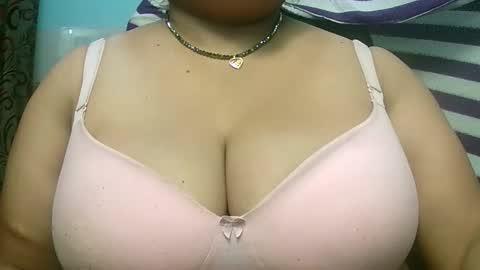 dipa2345 online show from 10/09/25, 05:44