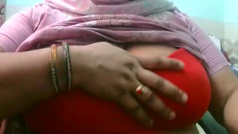 Snapshot of dipa2345 chatting on 12/22/25, 04:53 dipa2345 online show from 12/22/25, 04:53