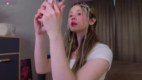 Snapshot of dipamellyy chatting on 04/11/26, 02:38 Diana online show from 04/11/26, 02:38