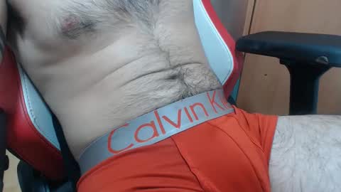 Snapshot of dirfocus chatting on 11/19/25, 04:56 Z online show from 11/19/25, 04:56