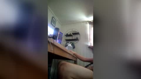 Snapshot of dirkdigglerofficial chatting on 07/04/26, 05:24 dirkdigglerofficial online show from 07/04/26, 05:24