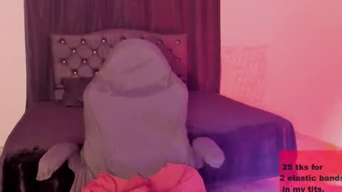 Snapshot of dirty_foxy69 chatting on 11/13/25, 10:36 Violet online show from 11/13/25, 10:36