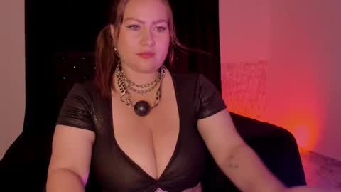 Snapshot of dirty_foxy69 chatting on 12/02/25, 05:57 Violet online show from 12/02/25, 05:57