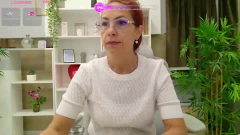 dirty_mature online show from 09/15/25, 04:12
