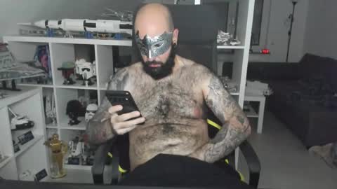 Robert online show from 10/26/25, 02:06