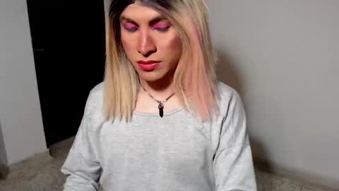 dirtydanezka online show from 11/19/25, 03:50