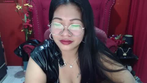 LatexQueen online show from 02/04/25, 02:21