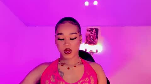Snapshot of dirtygamesnaomy chatting on 11/18/25, 02:54 Naomy online show from 11/18/25, 02:54