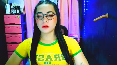 Snapshot of dirtygirls_grace chatting on 02/10/26, 01:37 grace online show from 02/10/26, 01:37