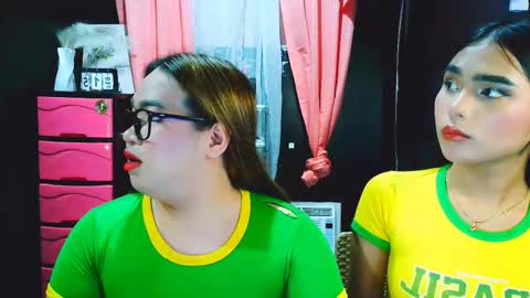 Snapshot of dirtygirls_grace chatting on 02/16/26, 09:16 grace online show from 02/16/26, 09:16