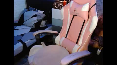 Snapshot of dirtylexa31 chatting on 01/25/25, 09:04 LEXA online show from 01/25/25, 09:04