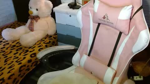 Snapshot of dirtylexa31 chatting on 10/10/25, 01:37 LEXA online show from 10/10/25, 01:37