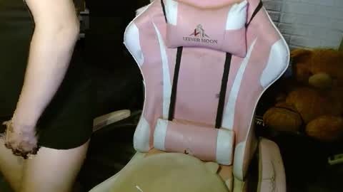 Snapshot of dirtylexa31 chatting on 10/13/25, 02:06 LEXA online show from 10/13/25, 02:06