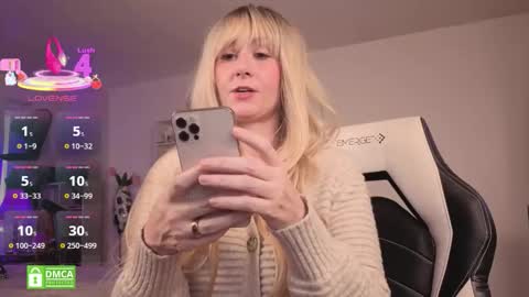 Susie   online show from 11/03/25, 08:10