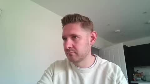 Snapshot of dirtylondon729 chatting on 04/13/26, 10:10 Exhibitionist Ben online show from 04/13/26, 10:10