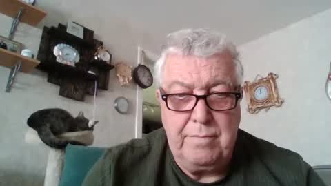 Snapshot of dirtyoldscot1960 chatting on 04/24/26, 11:01 Fergus online show from 04/24/26, 11:01